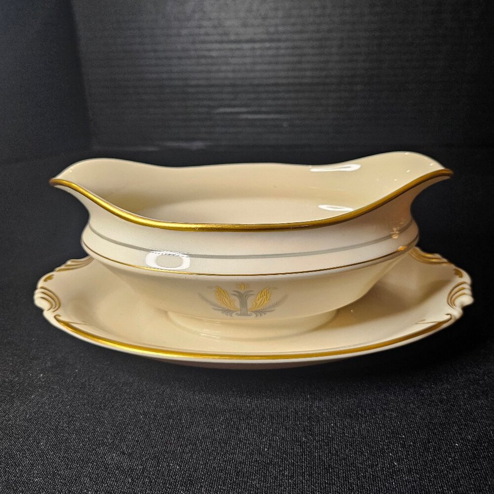 Governor Clinton Syracuse China Pattern Scarce Gravy Boat With Attached Underpla